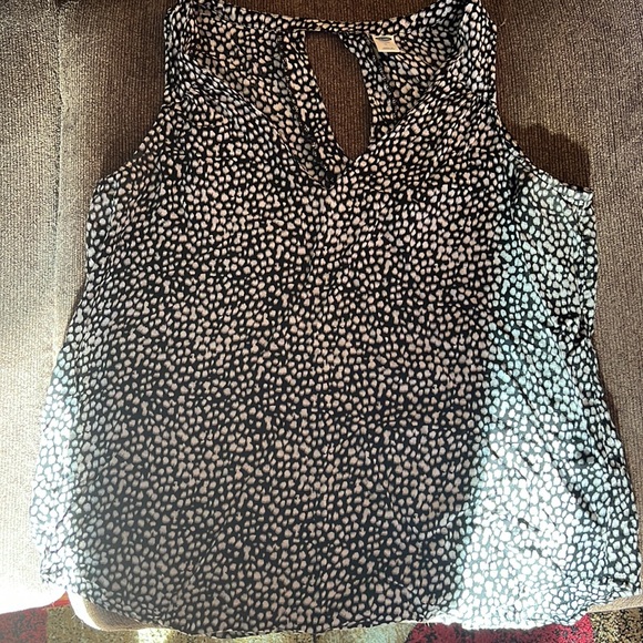 Old Navy Black and White tank top - Picture 4 of 6
